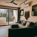 Luxury Penthouse W Jungle Views